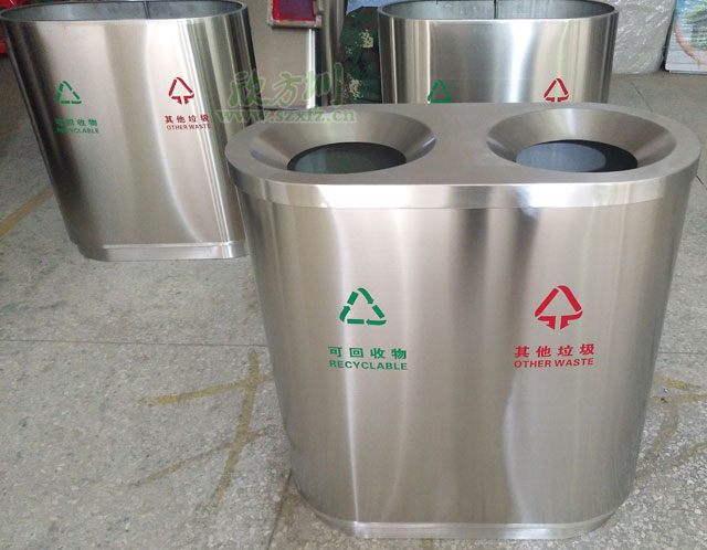 貴陽(yáng)龍洞堡國(guó)際機(jī)場(chǎng)不銹鋼垃圾桶工廠(chǎng)批量生產(chǎn)圖