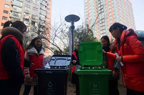 垃圾分類系列： 垃圾桶蓋合起來！